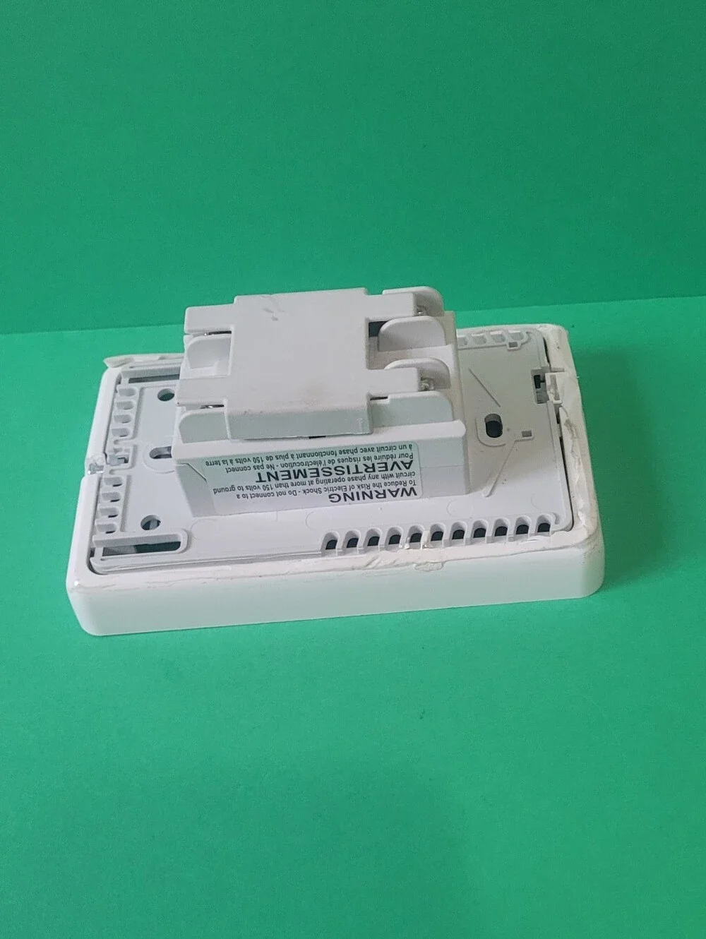 Schluter-DITRA-HEAT programmable touchscreen thermostat for heating cables.